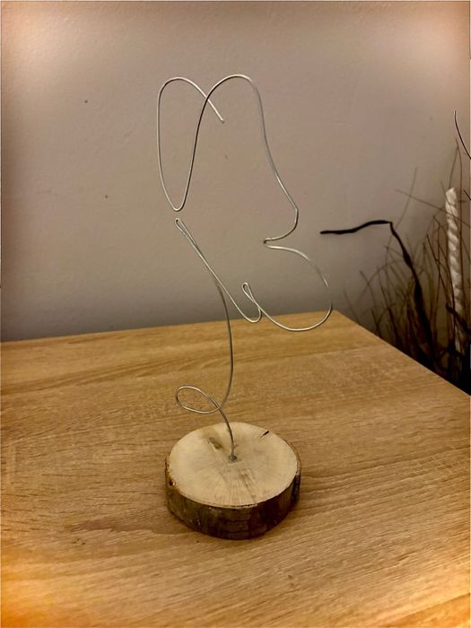 Creații din sarma modelata