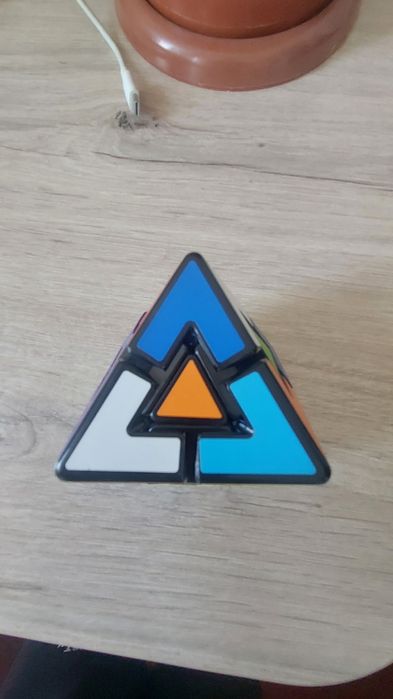 Кубик рубик для взрослых и дитей