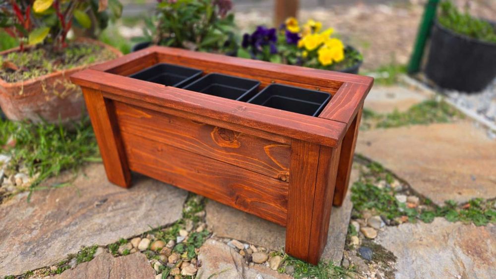 Дървена Кашпа / Сандъче / Саксия за двор, градина или тераса