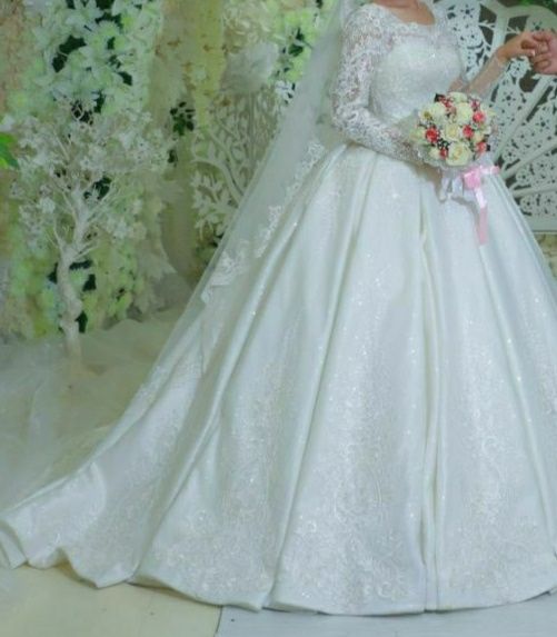 Kelin ko'ylak sotiladi