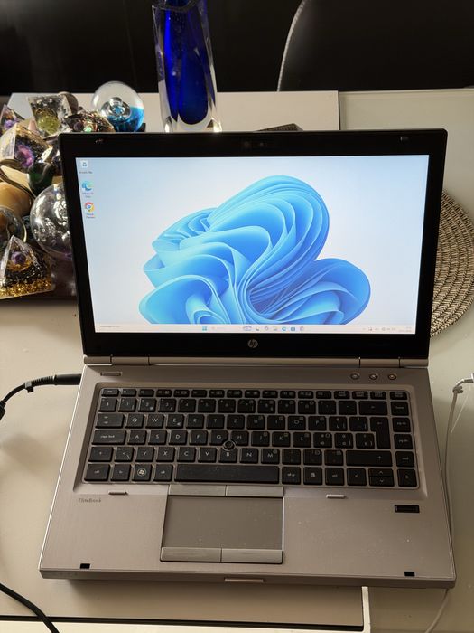 HP EliteBook 8460p Laptop i7-2620M 2.70ghz 250GB