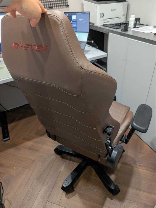 Кресло игровое DXRacer Master