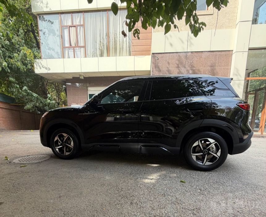 BYD yuan ap qora afitsalni
