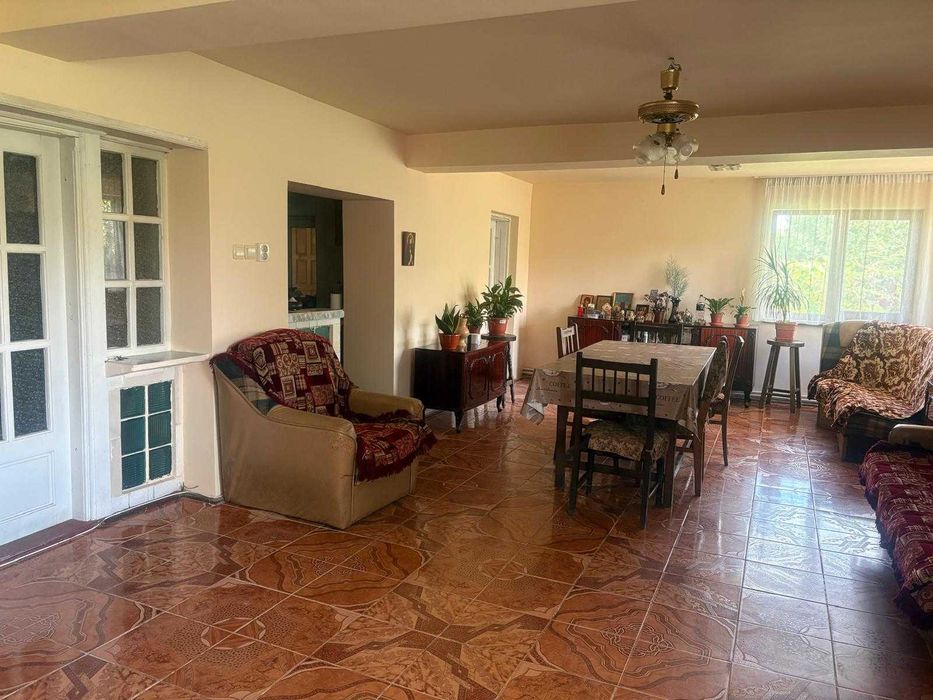 Casa si teren de vanzare