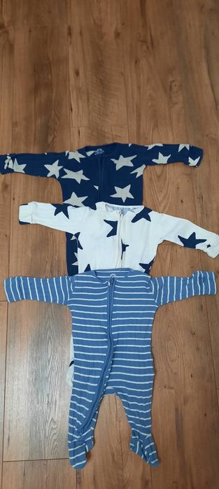 Lot haine pentru bebeluși. Lotul contine mărimea 62, 3-6 luni,