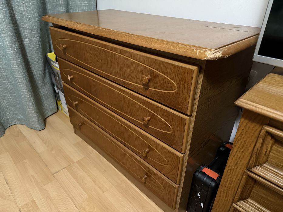 Vand set dormitor LEMN MASIV cu SALTEA Jysk