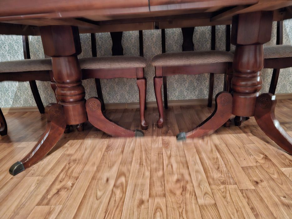 Продам дубовый стол