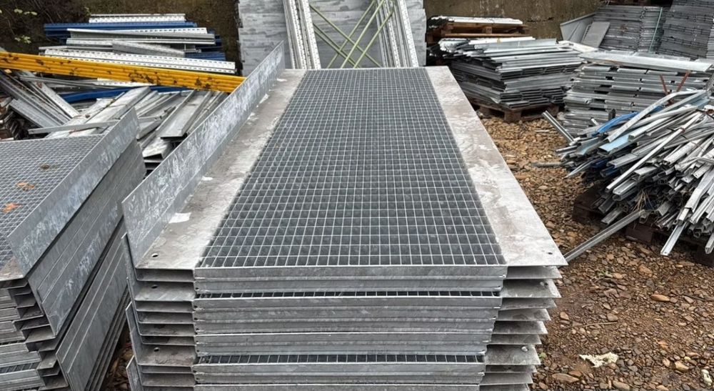 Grilaje- trepte zincate  60x130