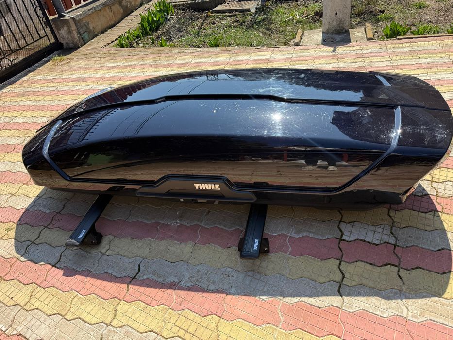Cutie masina THULE cu accesorii,bare prindere,stare perfecta,3000 ron