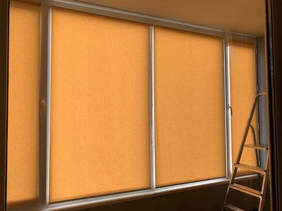 Ролл-шторы, Жалюзи