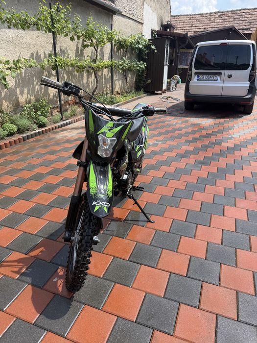 Motocicleta KXD 125cc