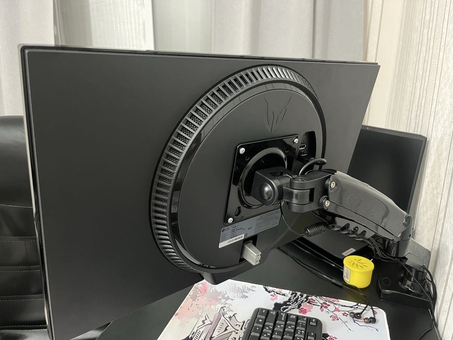 Монитор LG 24, 180Hz