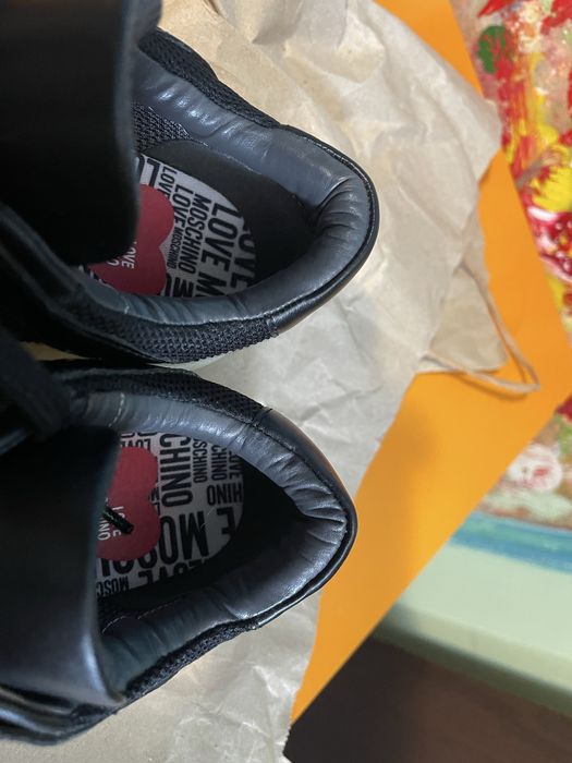 Adidasi dama MOSCHINO LOVE nr.38 fara defecte aproape noi