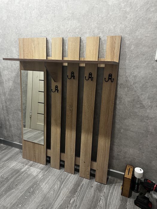 Вешалка настенная