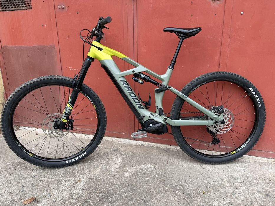 Radon Render 8.0 2023 L CARBON 29er