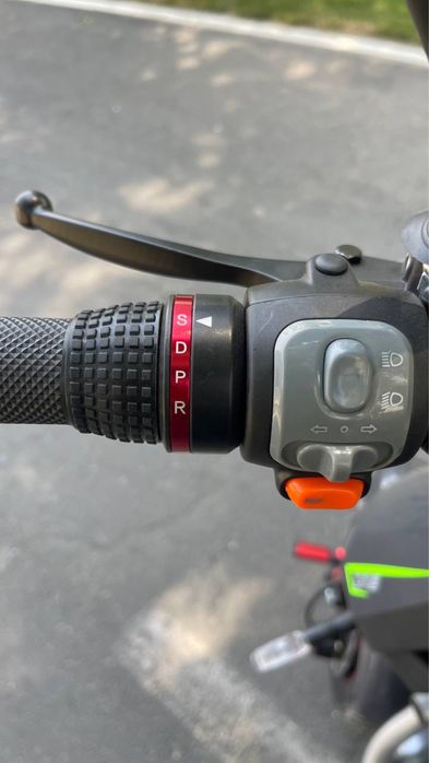 Продаю электроскутер 72u