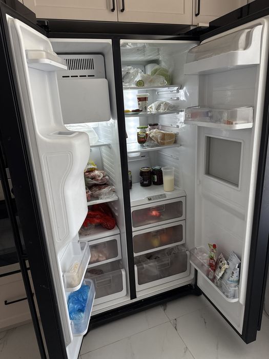 Холодильник Samsung