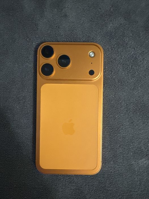 iphone 11 в корпусе 17