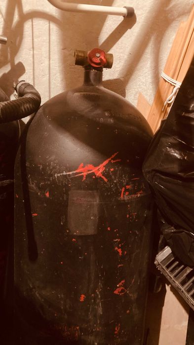 2 бр бутилки за метанова автомобилна уредба, с клапани