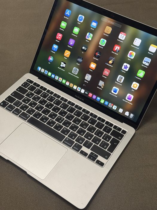MacBook Air, M1, 2020 года