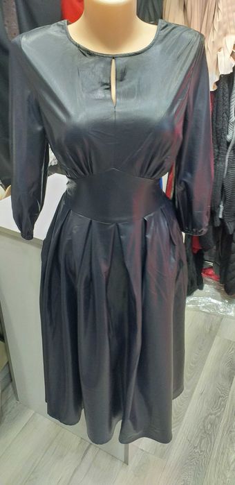 Новые платья из экокожи