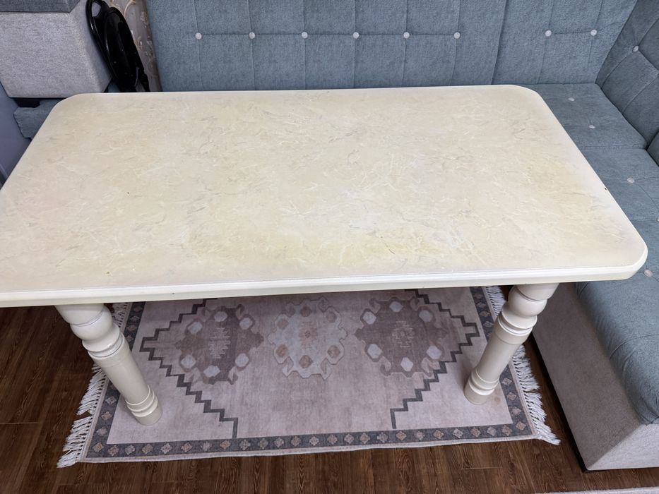 Угловой диван для кухни