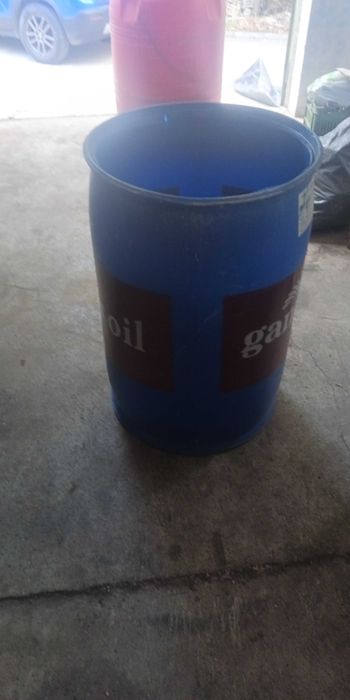 Бидони пластмасови