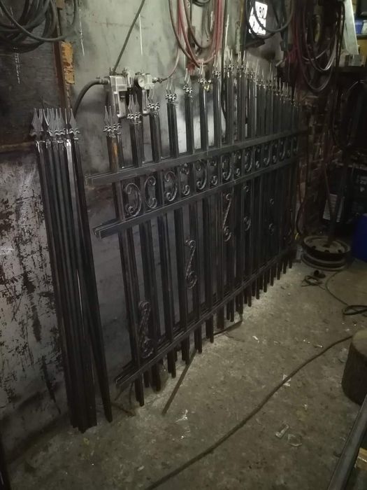 Метални врати, плъзгащи,конзолни и огради. Заваряване на цветни метали