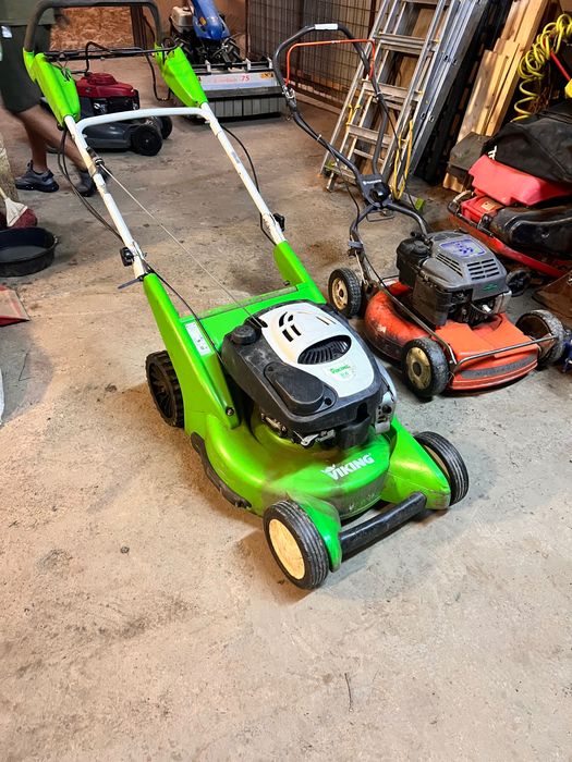 Mașină profesională de tuns iarba Viking MB 655 VS