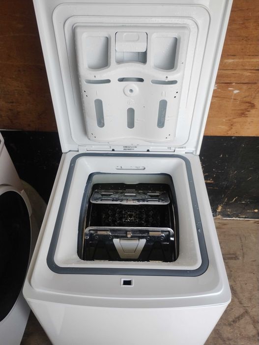 пералня Коенис 8 кг.горно НОВА