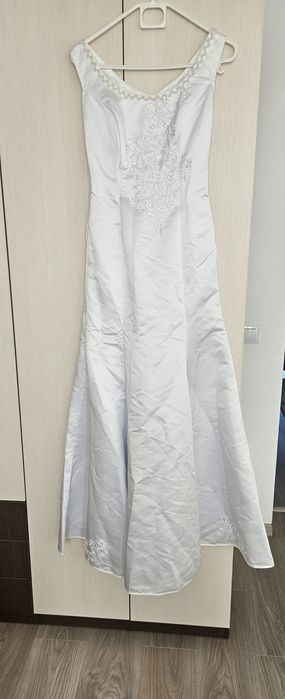 Rochie mireasa tip sirenă simplă