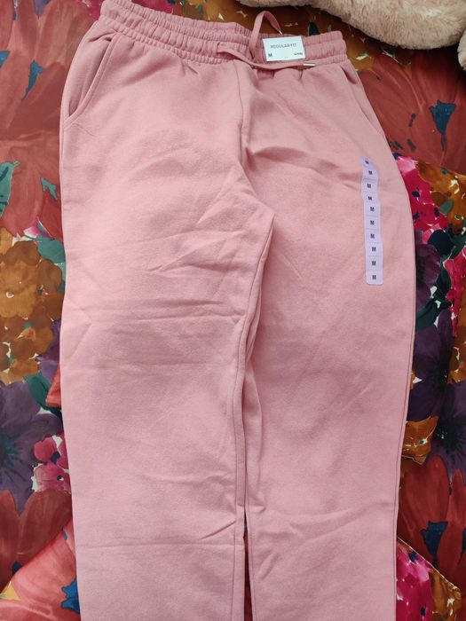 Дамски спортен екип