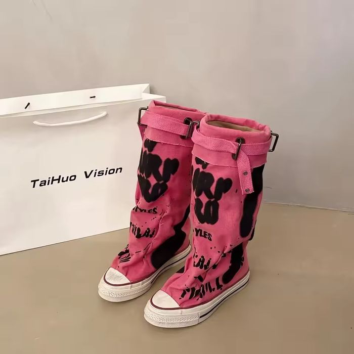 Дънкови боти в розово