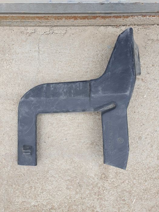 Пластмасса разная для Тойота Карина-Е