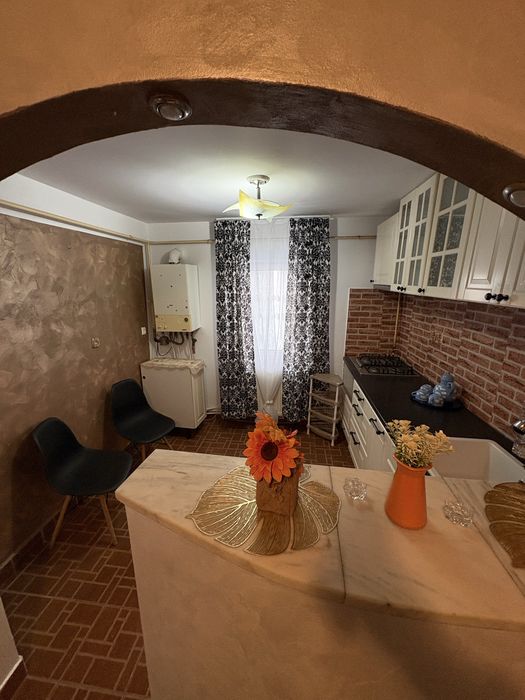 Închiriez apartament mobilat