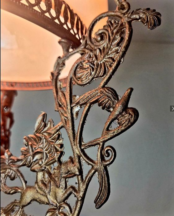 Очарователен полилей  Луи 16