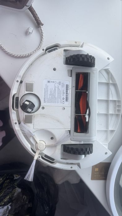 Продаю робот пылесос от Xiaomi