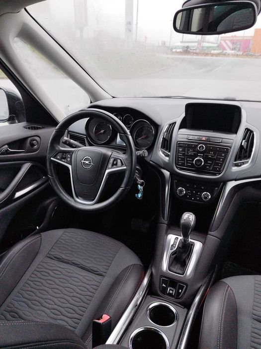 Opel Zafira 2012 / 148000 / AUTOMATA