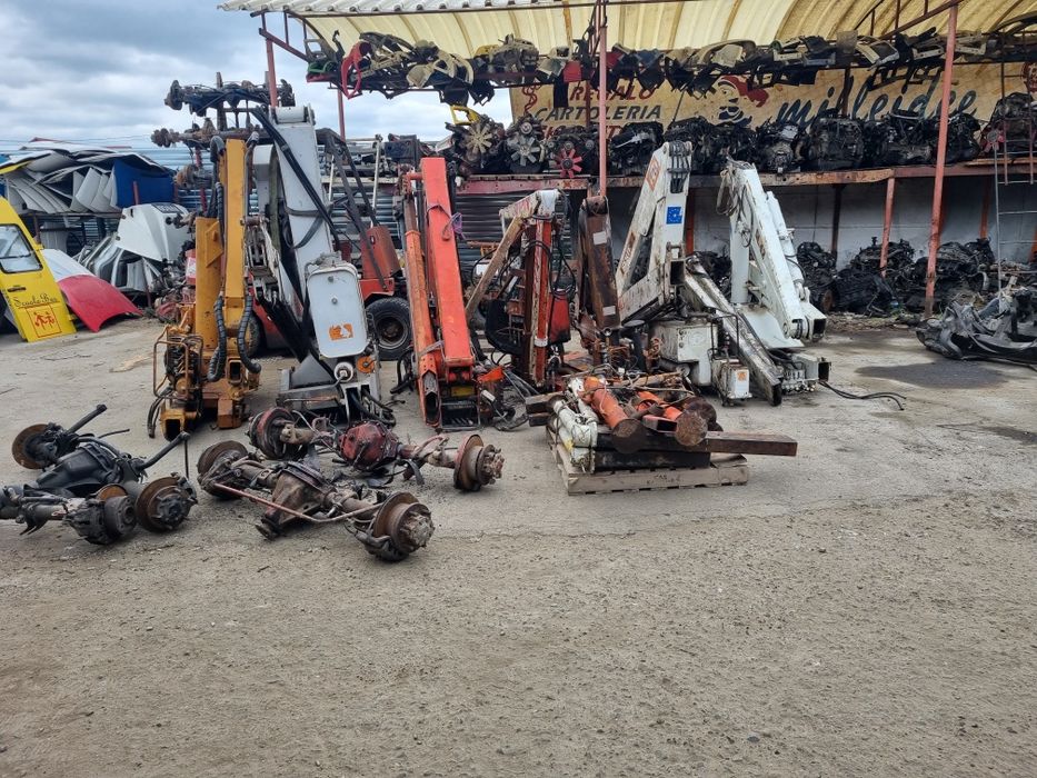 Vând macarale de diferite dimensiuni recent aduse din Italia