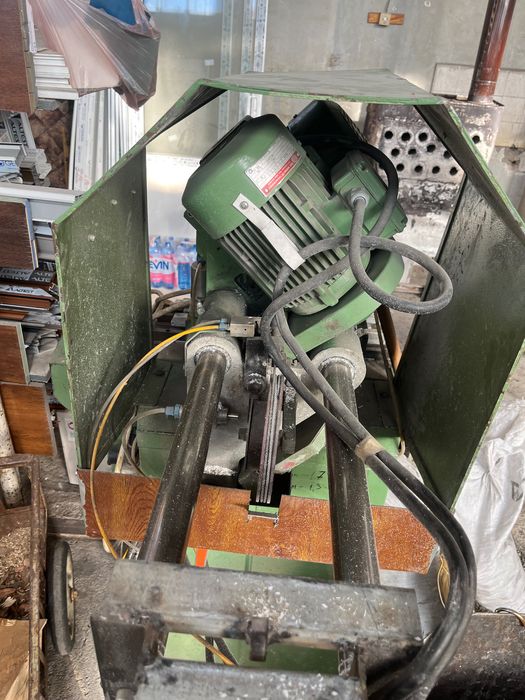 Машина за стъклодържател