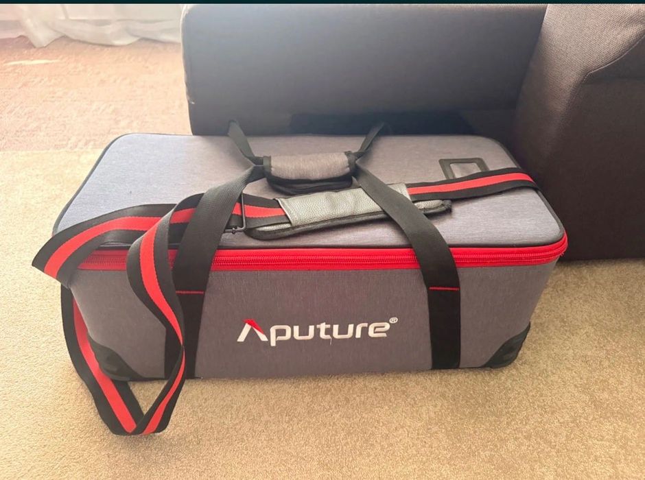 2X APUTURE LS C 300 d  si 300 D II cu fresnel