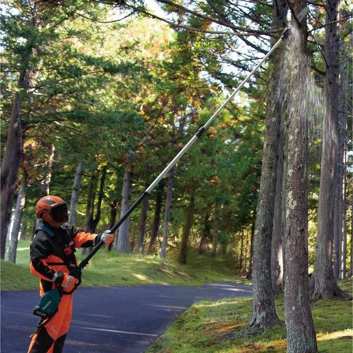 Услуги с телескопична кастрачка, трион, резачка,