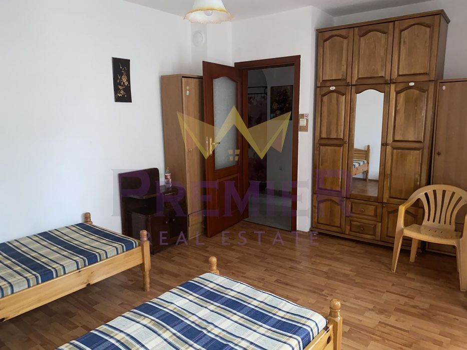 Четиристаен апартамент в центъра на Бургас под наем