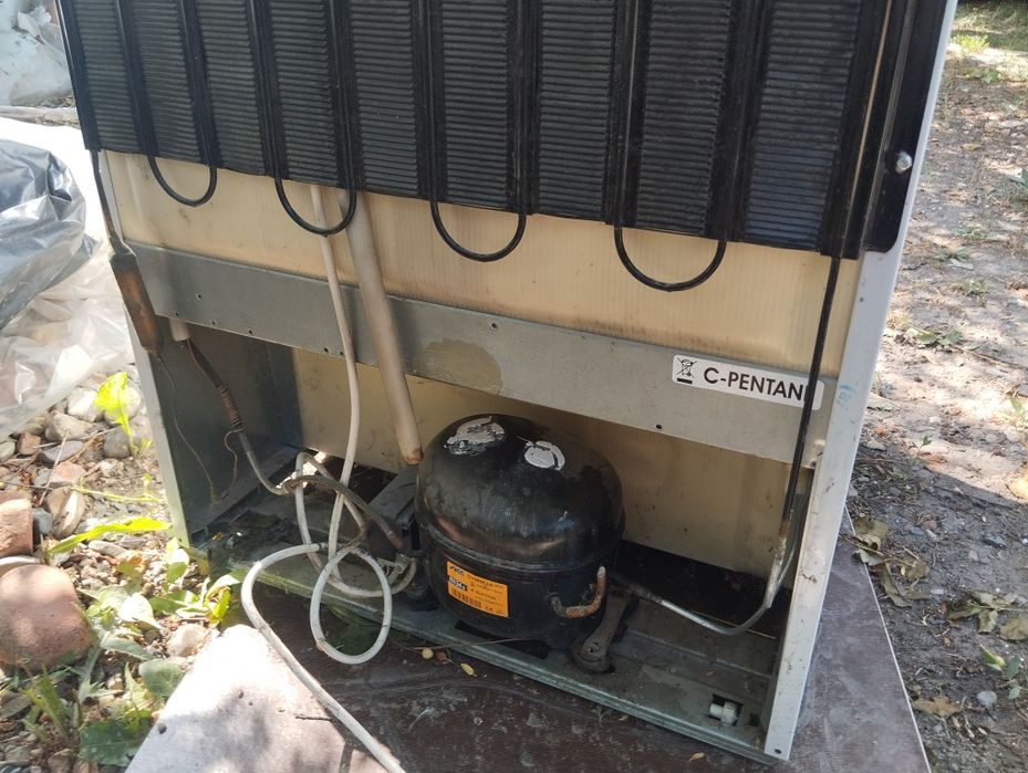 Продам холодильник Indesit