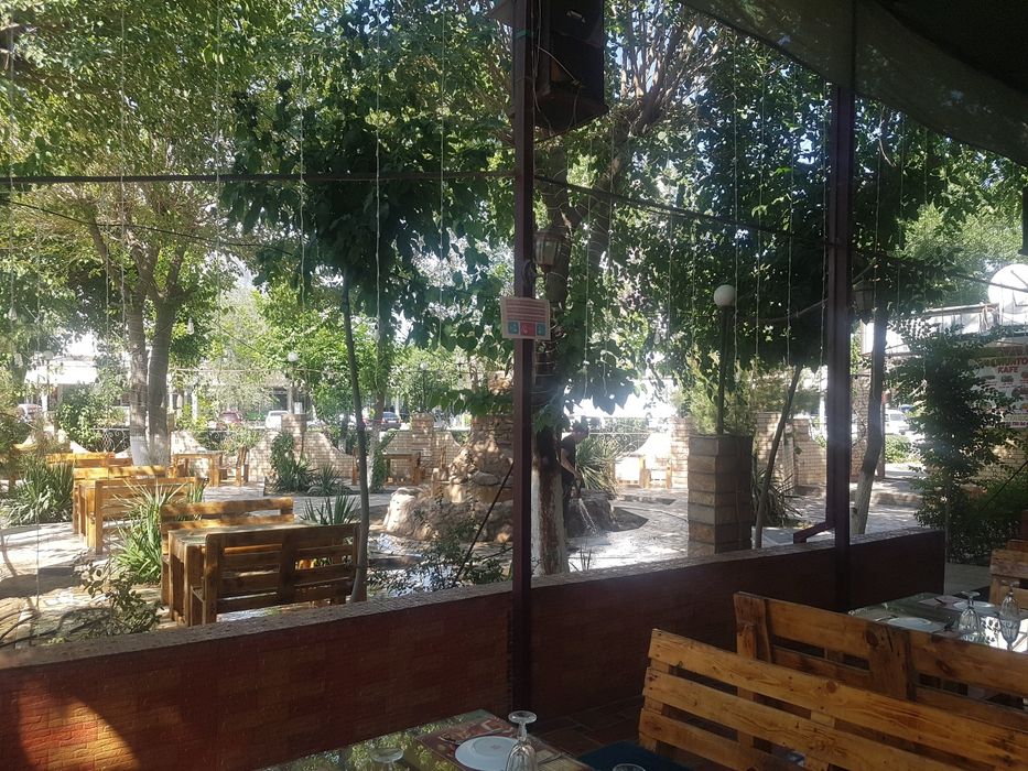 Kafe Majnuntol ijaraga beriladi