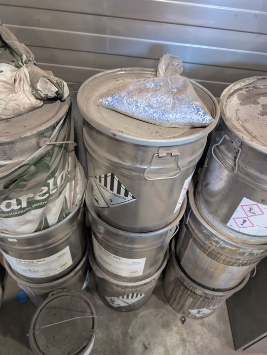 Vând vopsea epoxidică pentru hale 120m²+