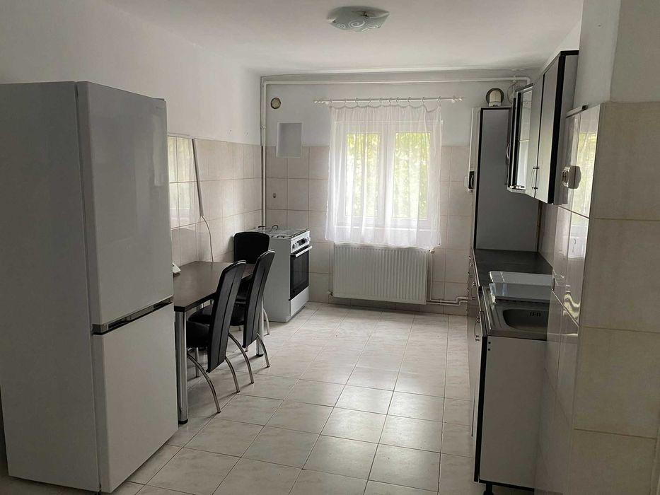 Închiriez apartament spațios cu 3 camere în Zona Soarelui, Timișoara