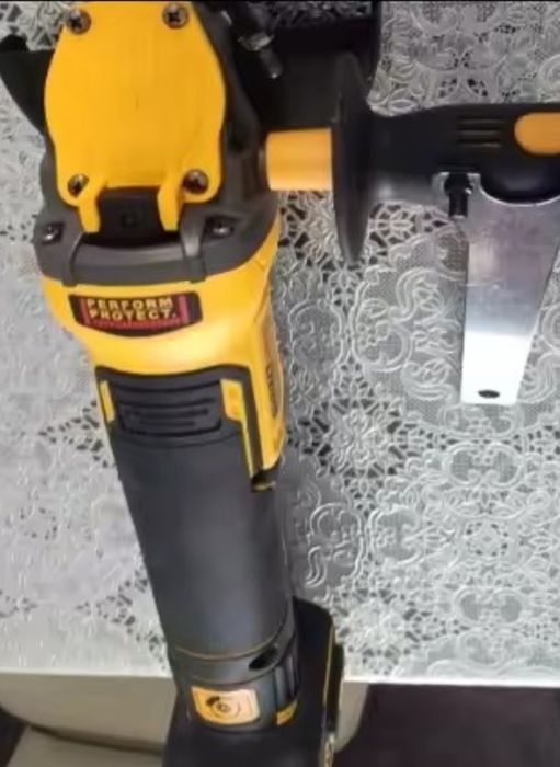 Flex Dewalt DCG 409. 18 - 20 V,de 125 mm, motor fără perii