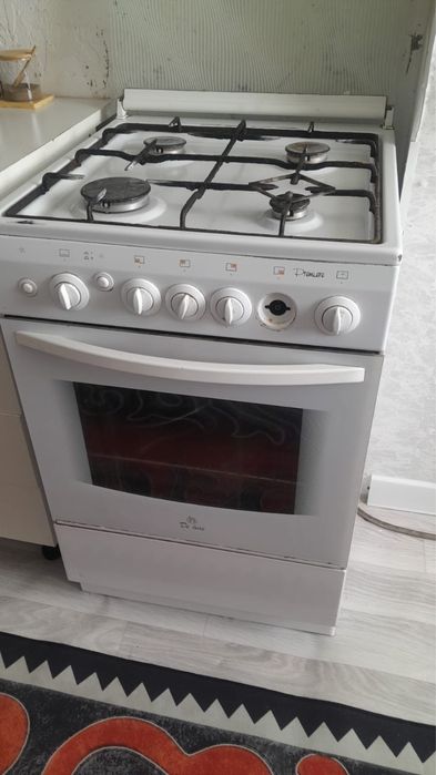 Продам газовую плиту