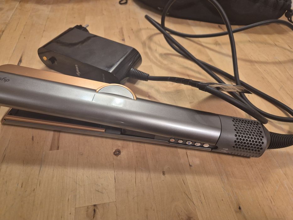 Dyson airstraight putin folosit